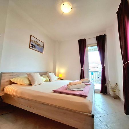 Cozy 1-Bedroom Apartment Near The Center Of Trogir Dış mekan fotoğraf