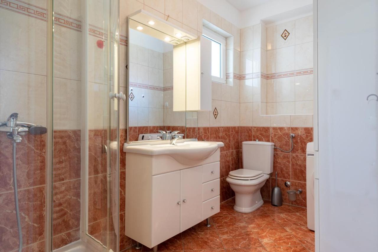 Cozy 1-Bedroom Apartment Near The Center Of Trogir Dış mekan fotoğraf