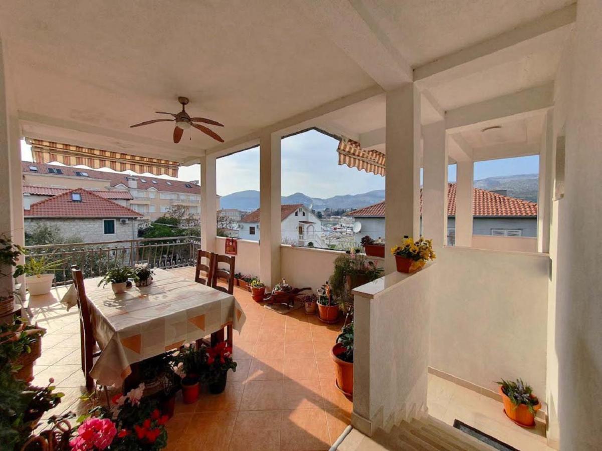 Cozy 1-Bedroom Apartment Near The Center Of Trogir Dış mekan fotoğraf